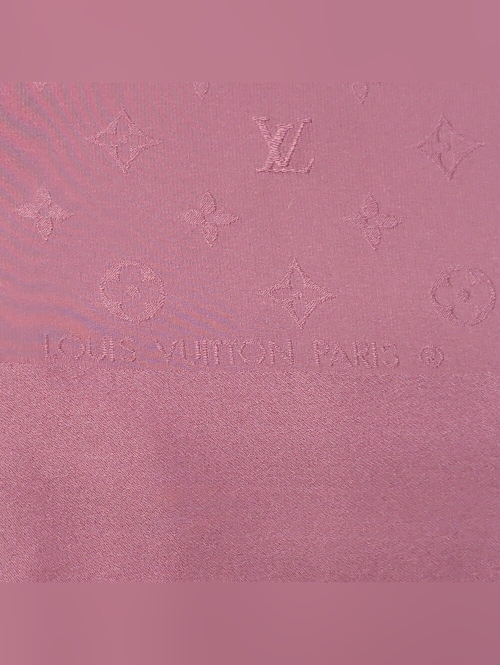 LOUIS VUITTON Monogram Prints 100% Pure Silk Scarf - Picture 3 of 8
